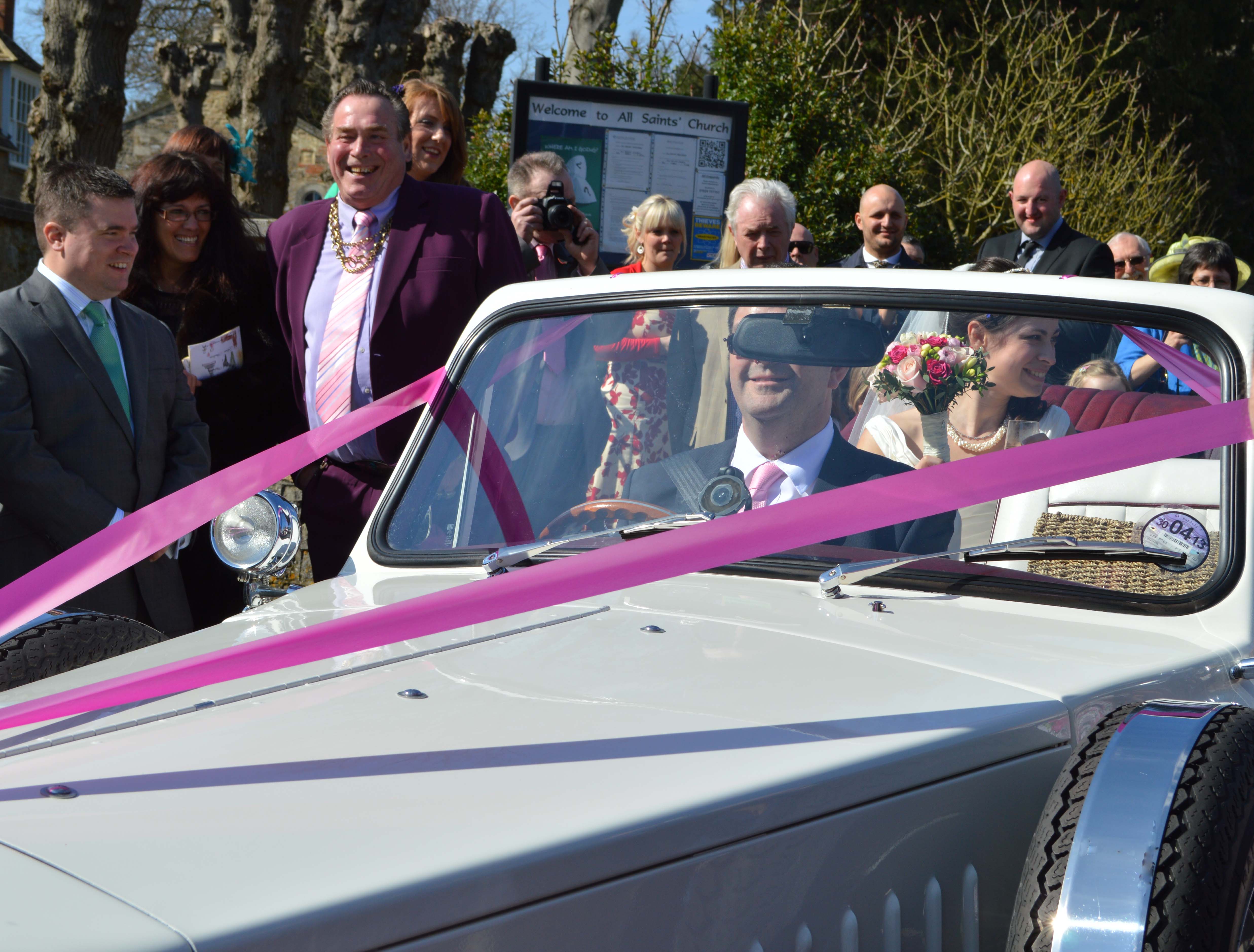 wedding car farindon with darts legend Bobby George looking on