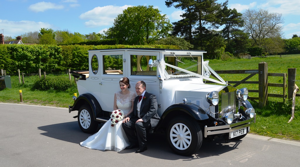 Highworth wedding for Gemma and Chris