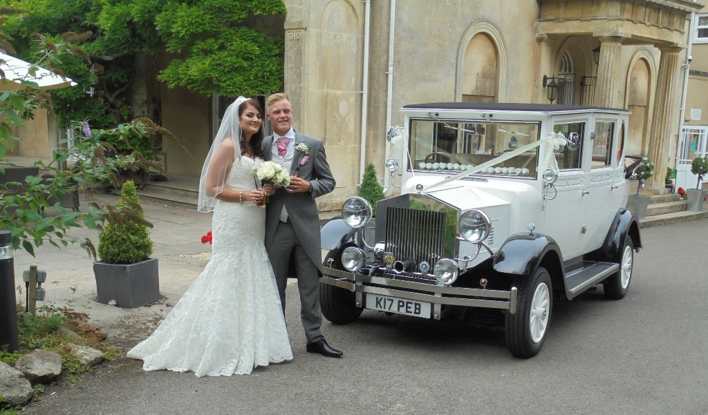 Chiseldon House wedding for Sophie and Matthew