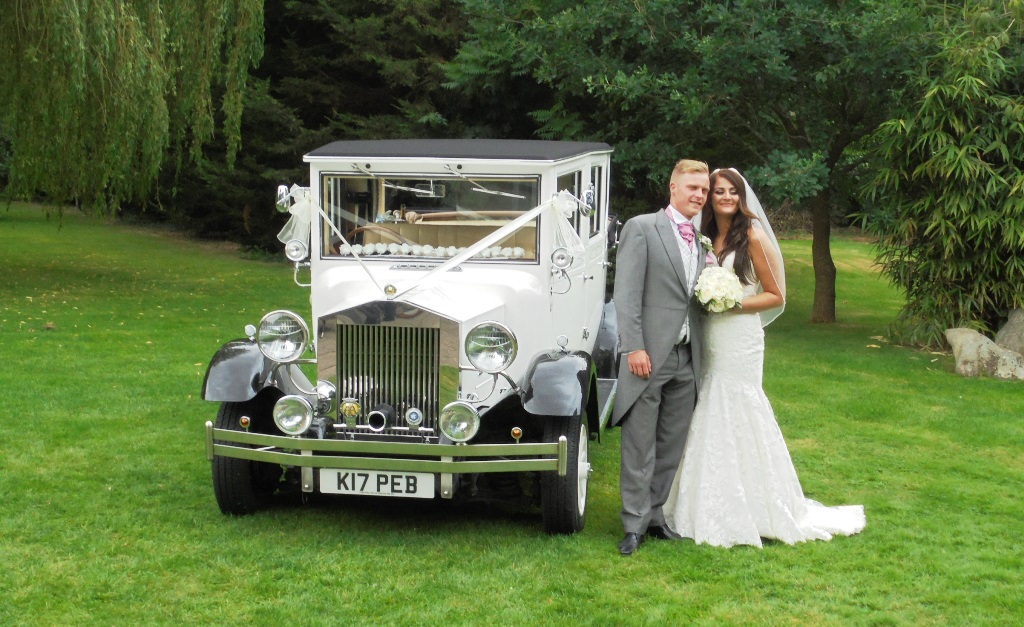 Chiseldon House wedding for Sophie and Matthew