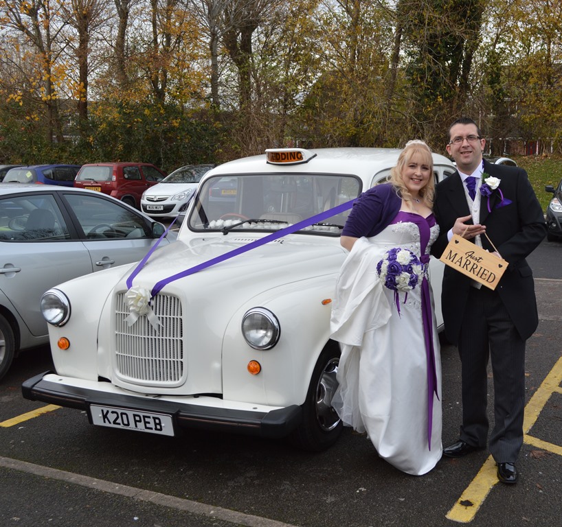 Alaina & Andrew with Fairway wedding car