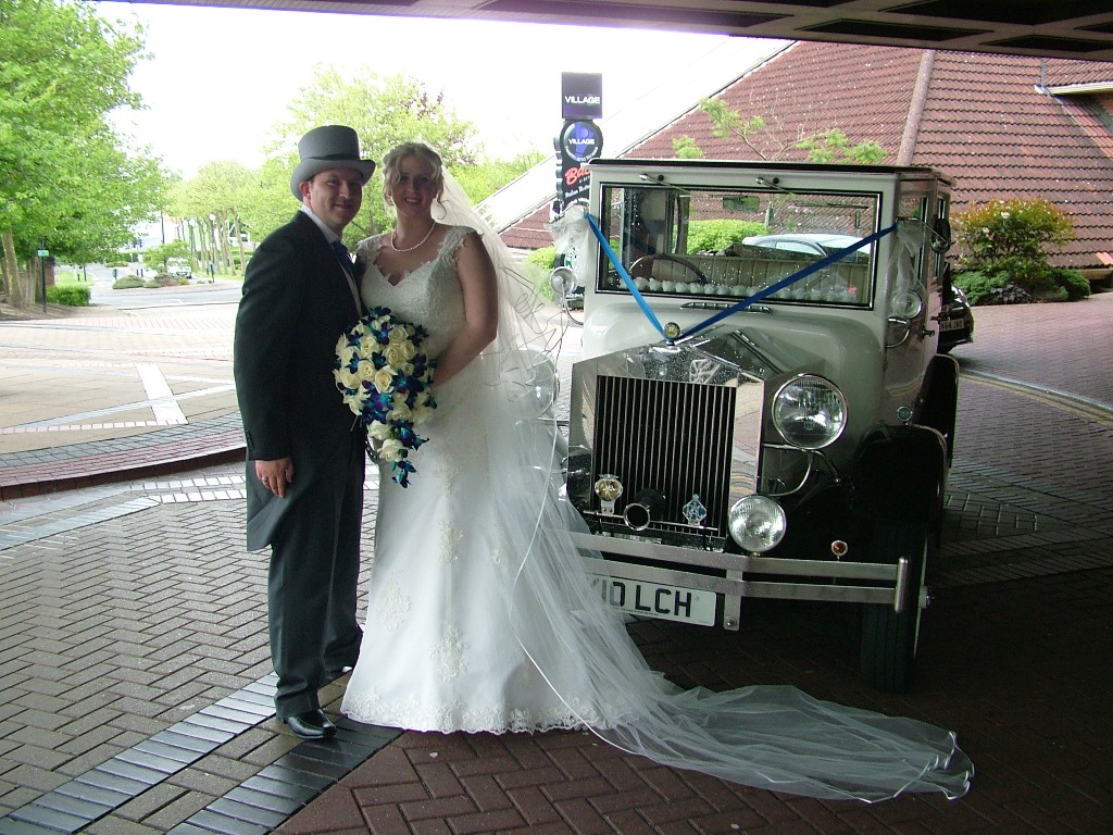Village Hotel Swindon wedding reception for Rebecca and Martin