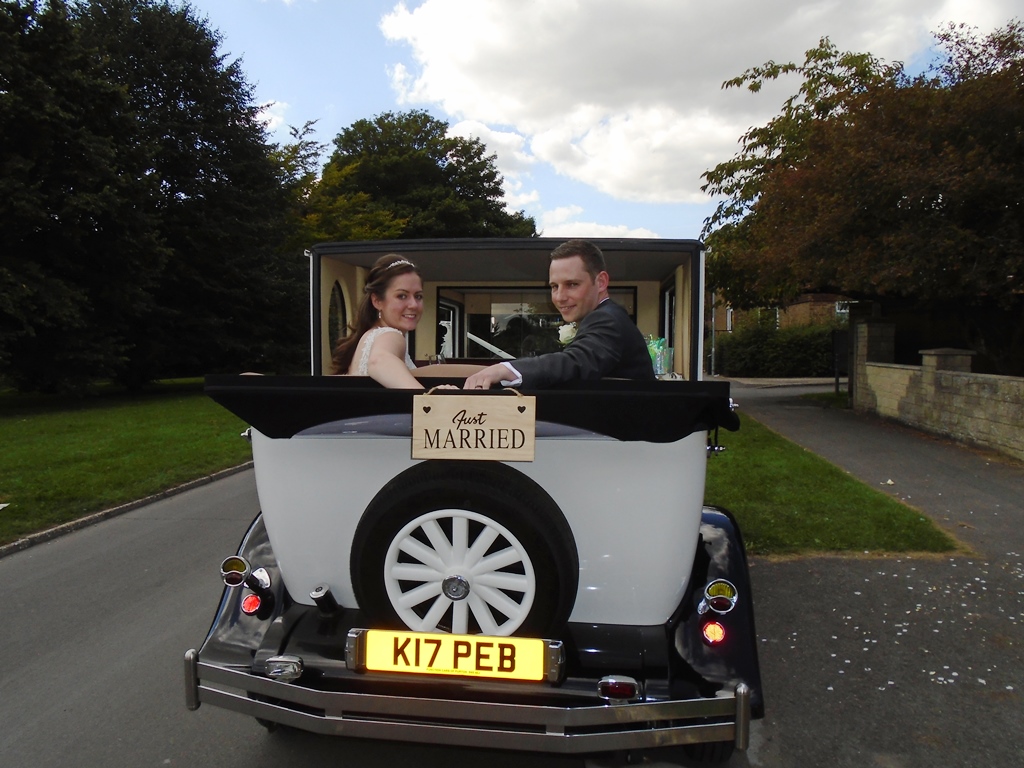 Rachael & Philip in Imperial wedding car