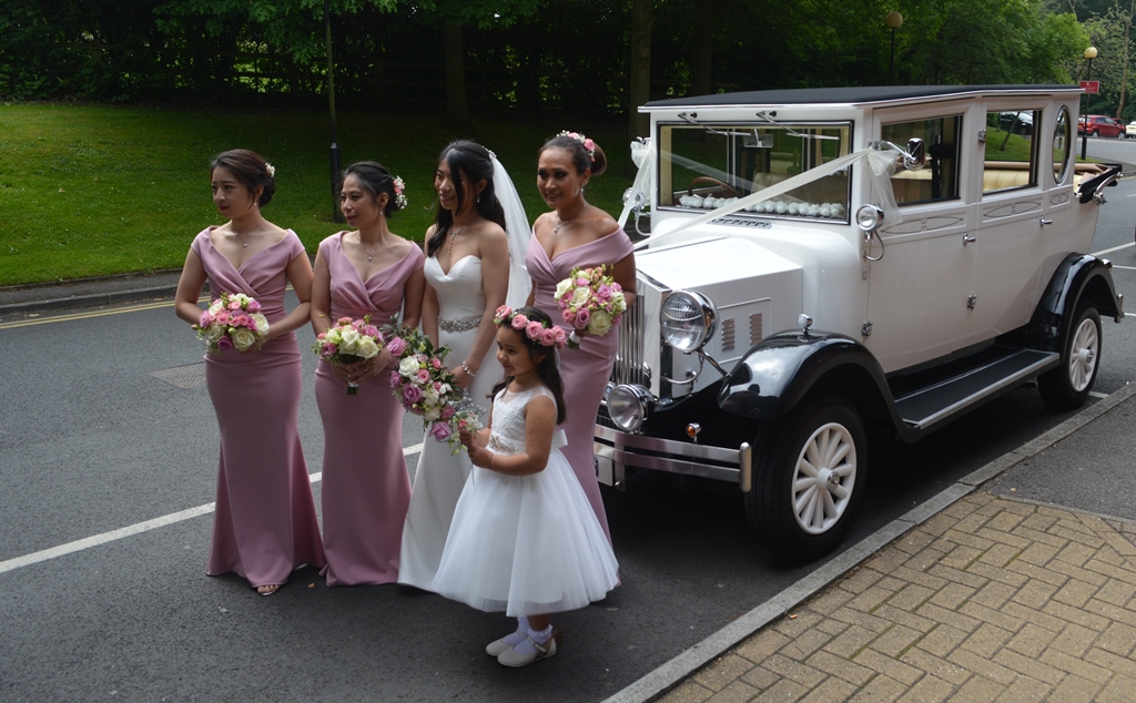 Lilo and her bridesmaids