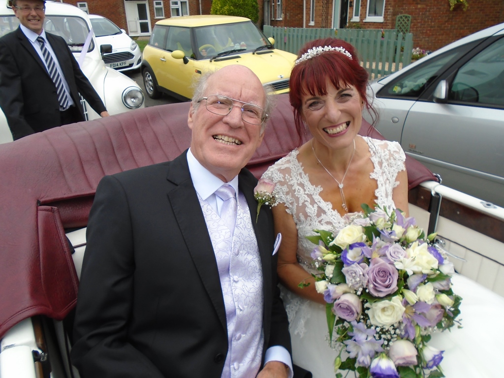 Sue & her Father in Beauford wedding car