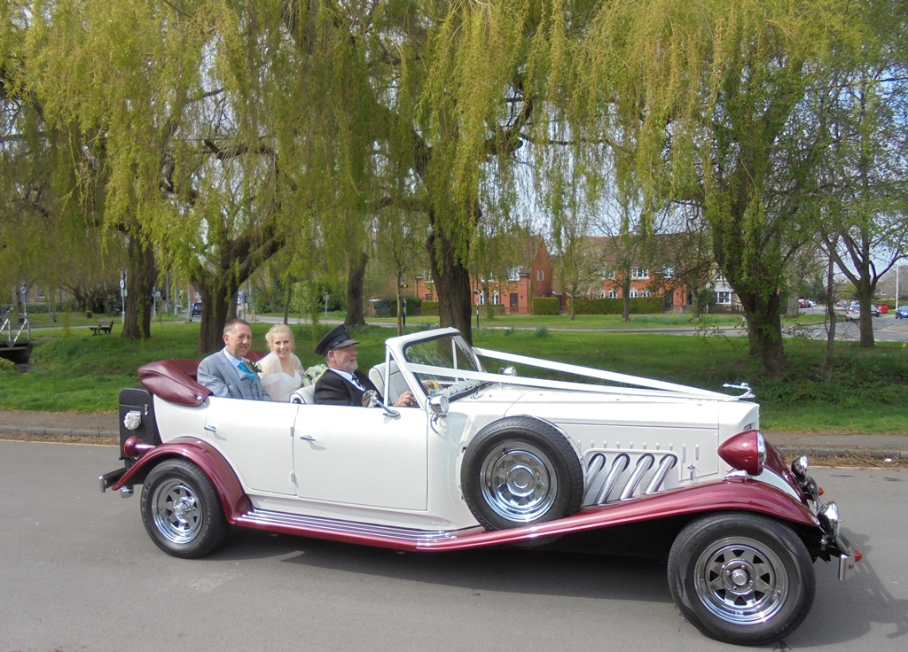 Jennifer and her Father in our Beauford wedding car