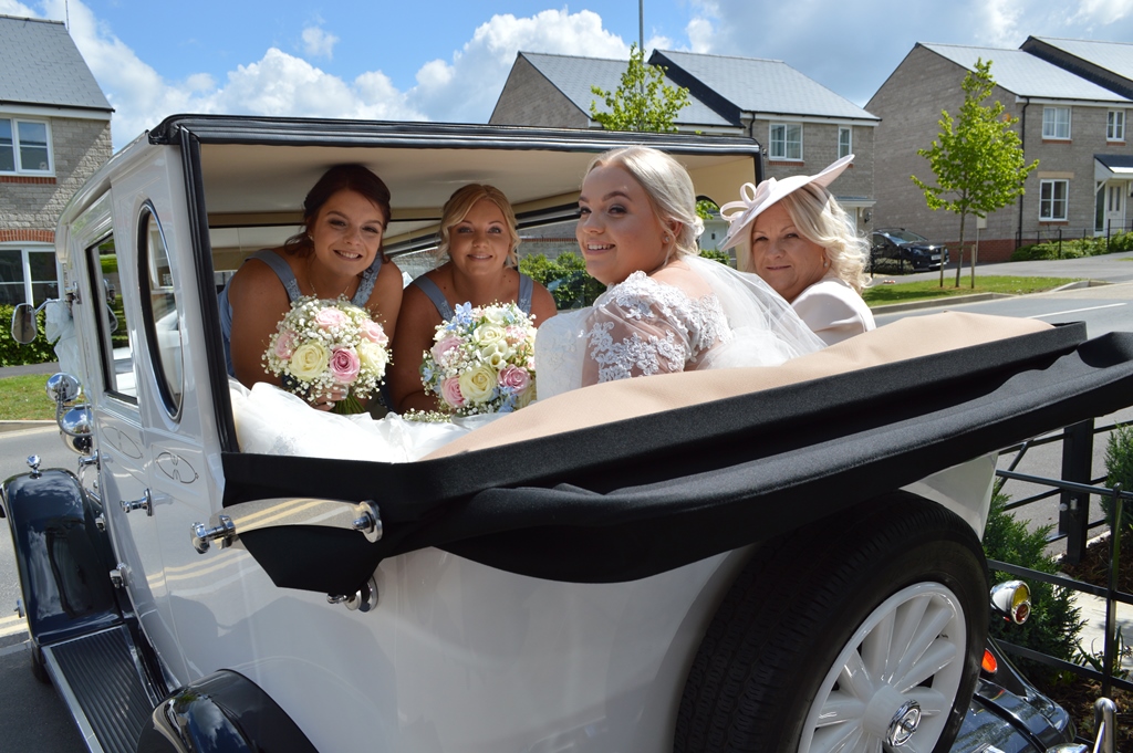 Amy & bridal party with Imperial wedding car