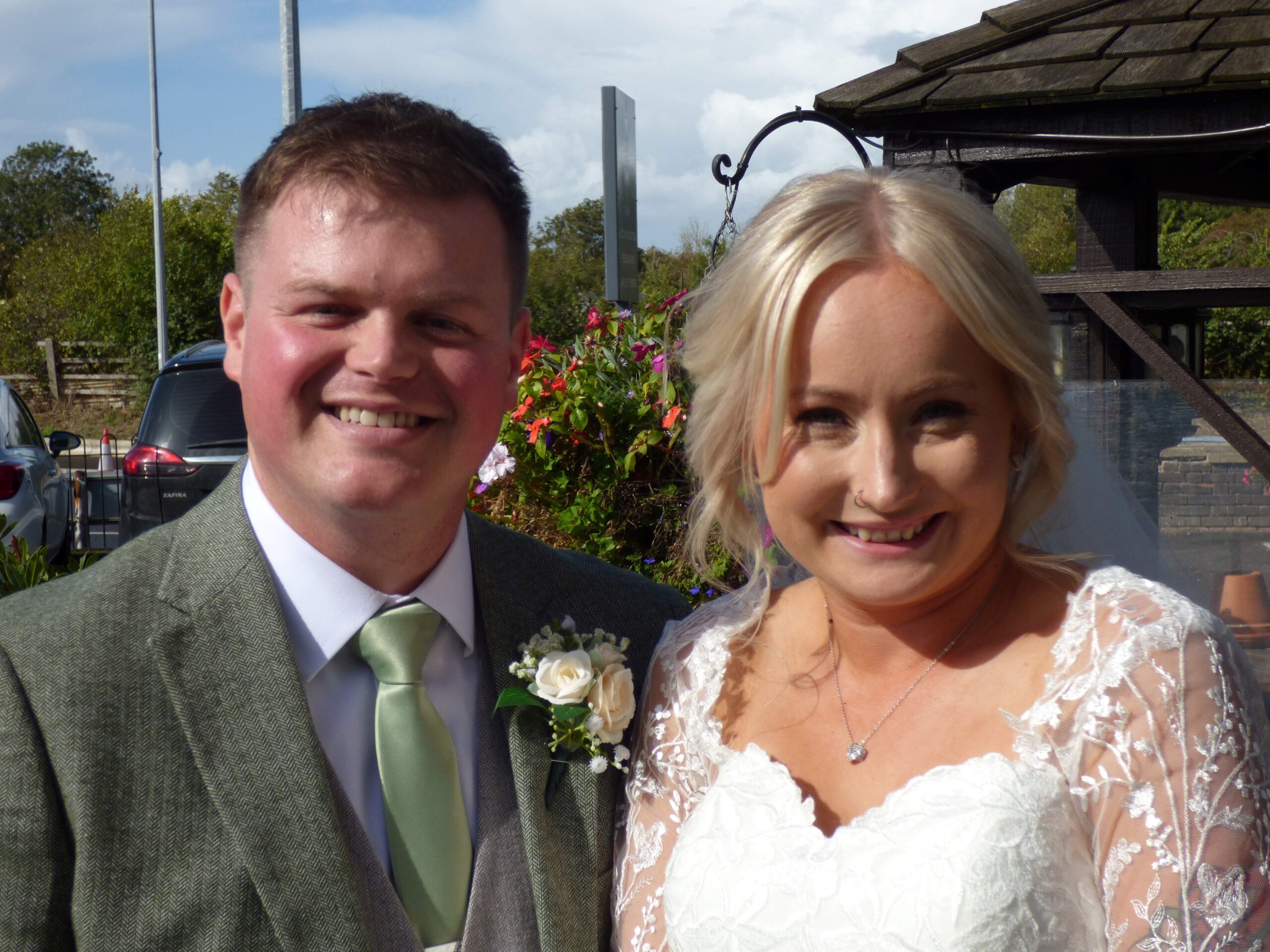 Blunsdon wedding for Maddy and Oli 13 September 2025