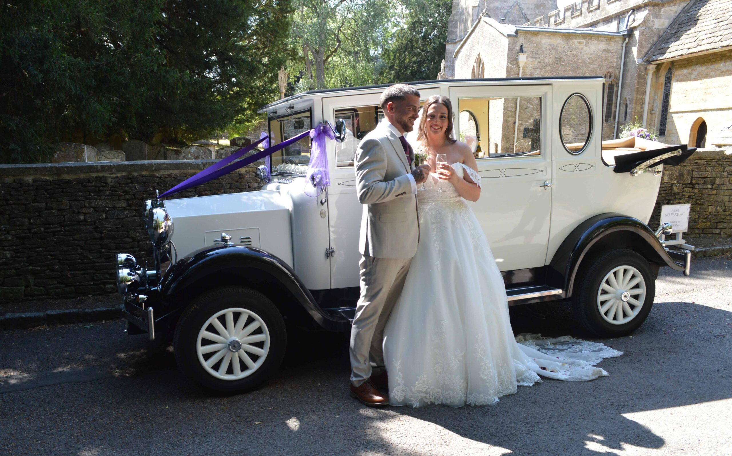 Ampney Crucis wedding for Rebecca and Matthew